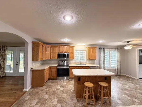 3222 S Bullocktown RD, Boonville, IN 47601