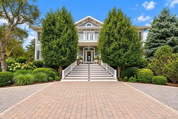 23 Meadow LN, Westhampton Beach, NY 11978