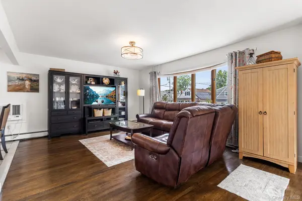 115 S 11th ST, New Hyde Park, NY 11040