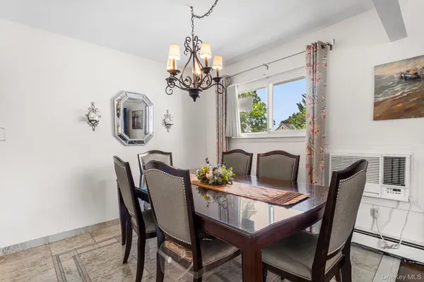115 S 11th ST, New Hyde Park, NY 11040