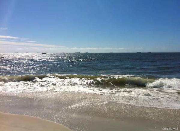 36 Trenton AVE, East Atlantic Beach, NY 11561