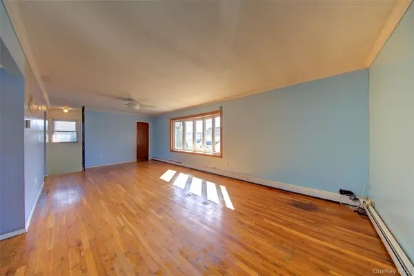 870 Garfield ST #2, Franklin Square, NY 11010