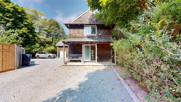 14 B Franklin Ave, Westhampton Beach, NY 11978
