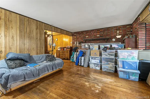 702 Partridge AVE, West Hempstead, NY 11552