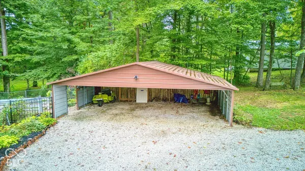 8608 S Providence DR, Nineveh, IN 46164