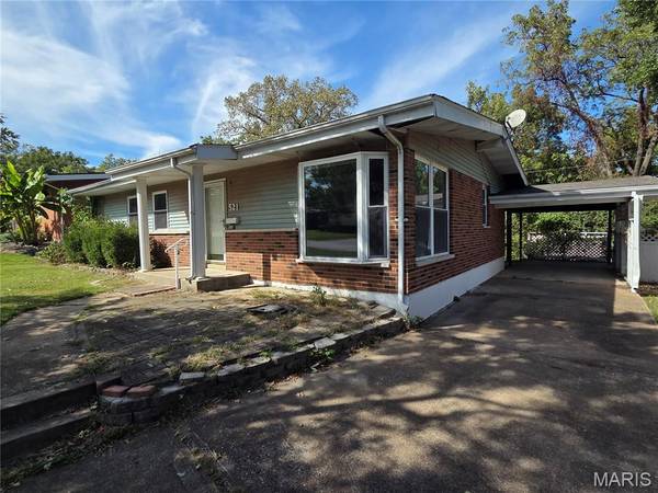 521 Barcia Dr, Rock Hill, MO 63119