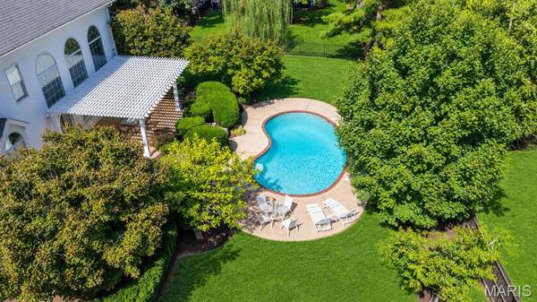 100 Wexler Manor CT, St Louis, MO 63141