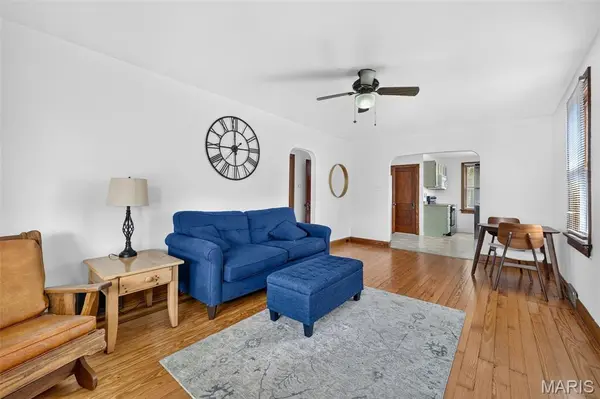 1618 Muegge RD, St Charles, MO 63303