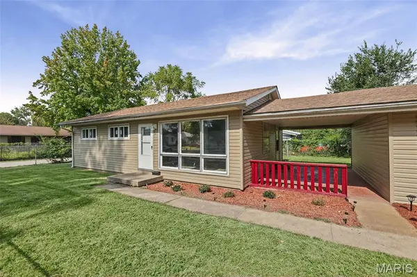 7301 Church LN, East St Louis, IL 62203