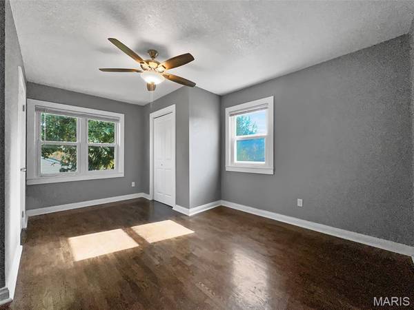 1802 Taylor ST, Lexington, MO 64067