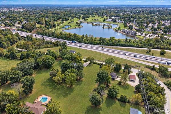 418 & 412 N Service RD, St Peters, MO 63376
