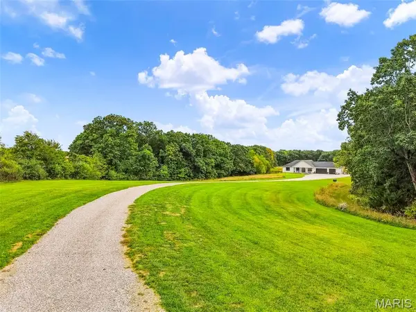 24760 State Hwy EE, Warrenton, MO 63383