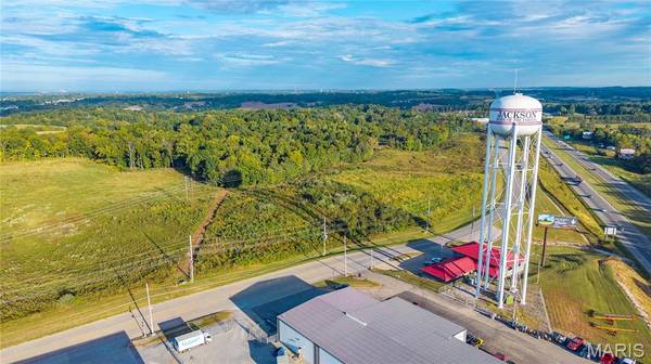 10 S Old Orchard RD, Jackson, MO 63755