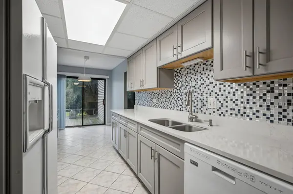 5S039 Pebble Beach CT, Naperville, IL 60563