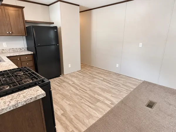 2300 79th AVE W #113, Rock Island, IL 61201
