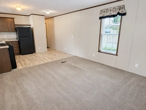 2300 79th AVE W #113, Rock Island, IL 61201