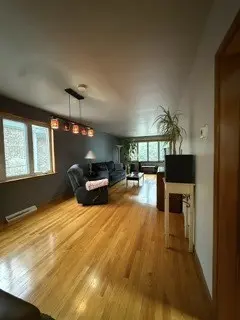 9959 S Escanaba AVE, Chicago, IL 60617