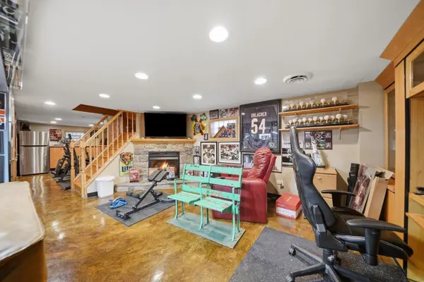 5227 S Mulligan AVE, Chicago, IL 60638