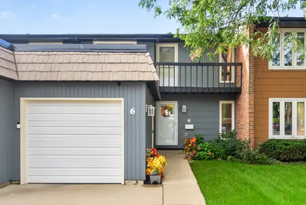6 Cypress SQ, Elgin, IL 60123