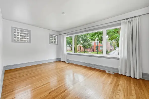 5455 N Lieb AVE, Chicago, IL 60630