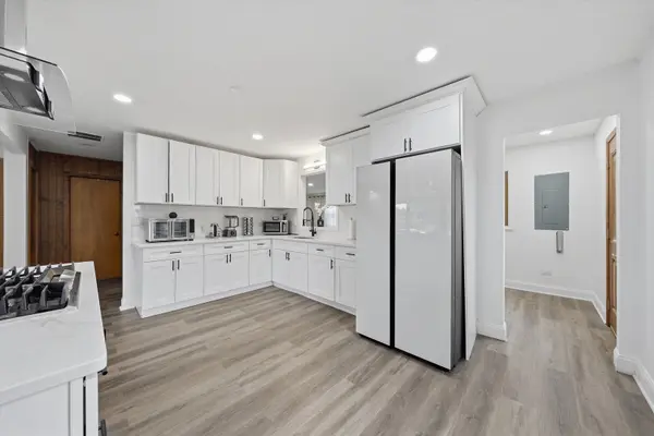 8937 Mcvicker AVE, Oak Lawn, IL 60453