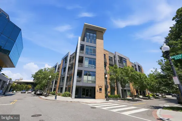 525 Water ST #428, Washington, DC 20024