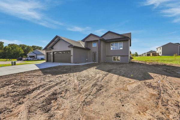 2883 29th ST NE, Sauk Rapids, MN 56379