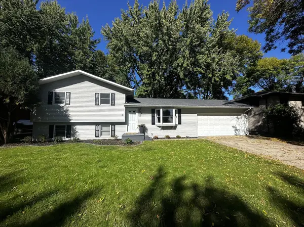104 W Thomas AVE, Marshall, MN 56258