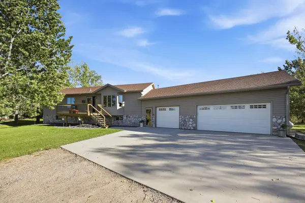 5606 57 1/2 AVE N, Harwood, ND 58042