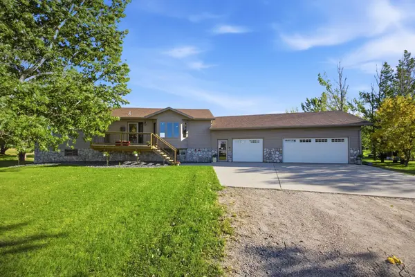 5606 57 1/2 AVE N, Harwood, ND 58042
