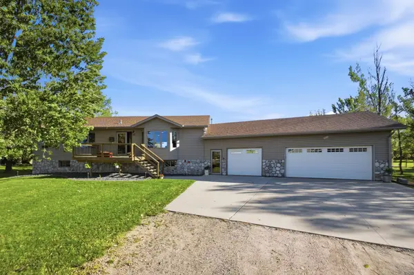 5606 57 1/2 AVE N, Harwood, ND 58042