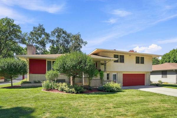 314 Maple AVE S, Maple Lake, MN 55358