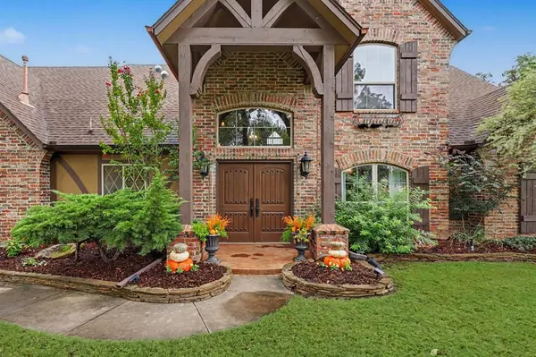 216 N Oaks RD, Harrah, OK 73045