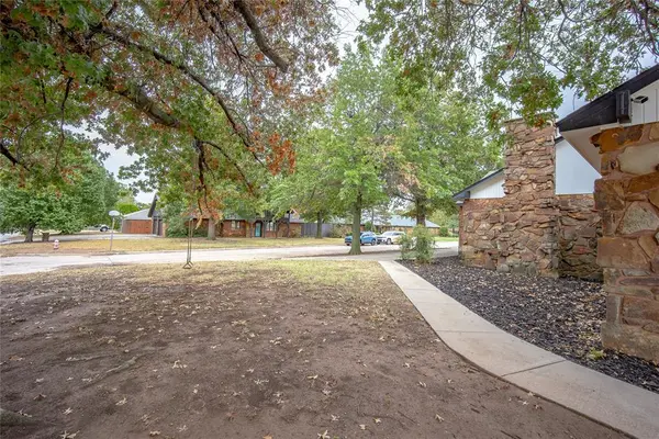 1501 W Hickory ST, El Reno, OK 73036