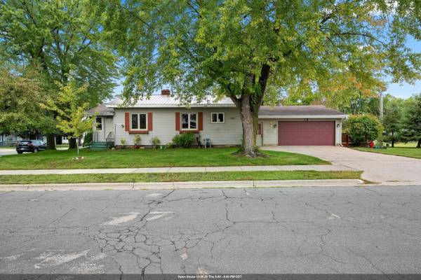 705 E LIEG AVE, Shawano, WI 54166