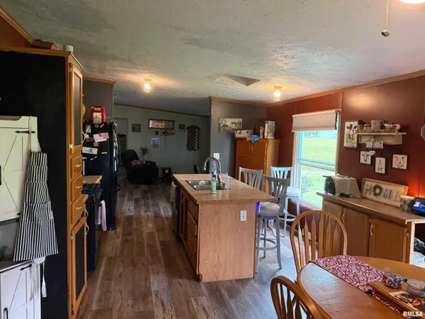 1435 Ina RD, Industry, IL 61440