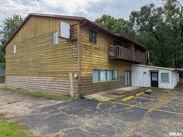 220 & 222 MEADOWS AVE, East Peoria, IL 61611