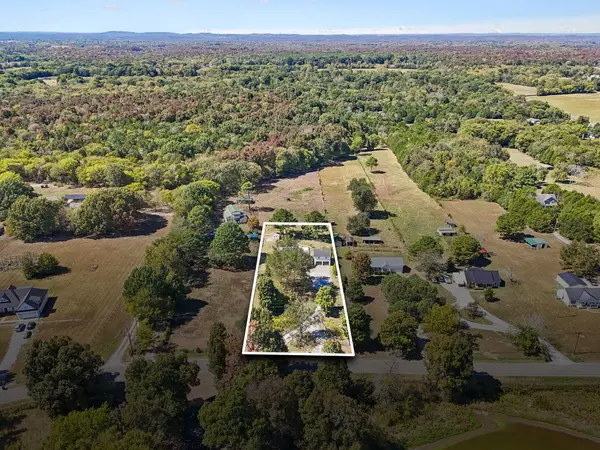 4670 Lunns Store Rd, Chapel Hill, TN 37034