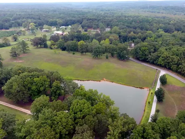 255 Hartley Rd, Camden, TN 38320