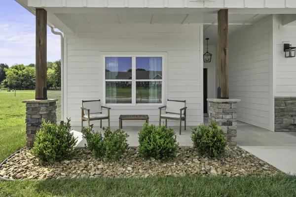 56 Deer Valley Cir, Winchester, TN 37398