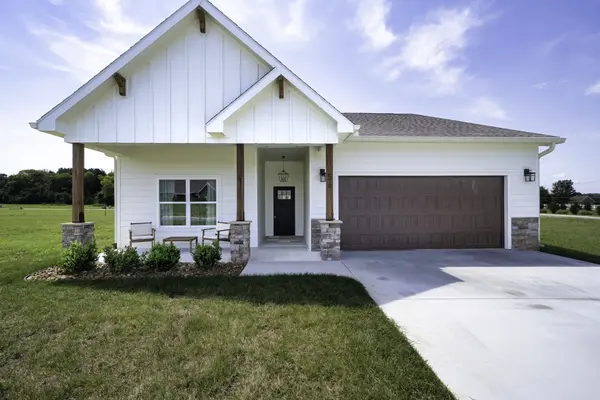 56 Deer Valley Cir, Winchester, TN 37398