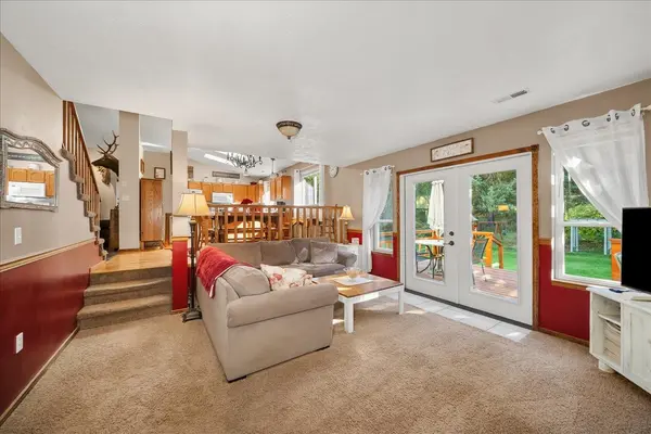 14905 W Maybob Rd, Nine Mile Falls, WA 99026
