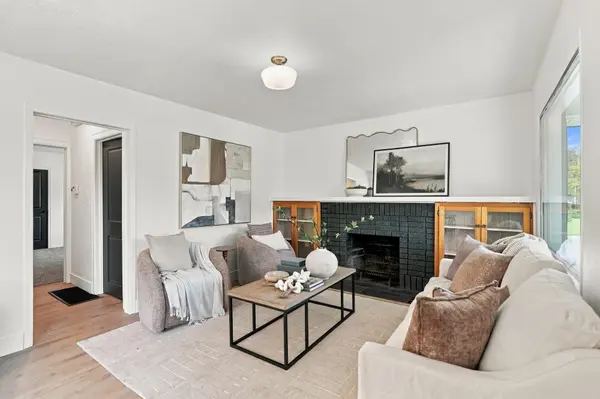 3825 N E St, Spokane, WA 99205
