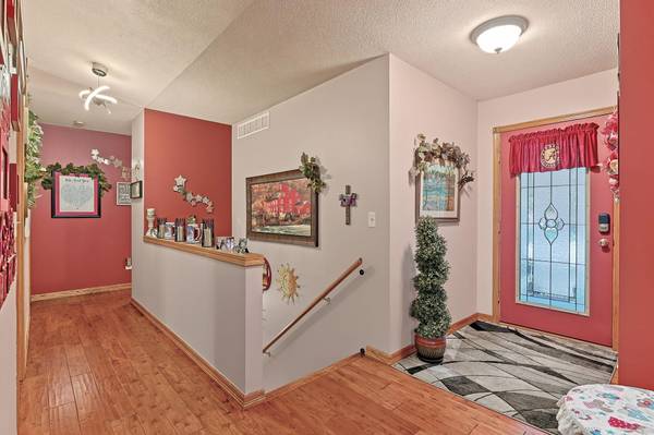 911 N Pine Grove, Wichita, KS 67212