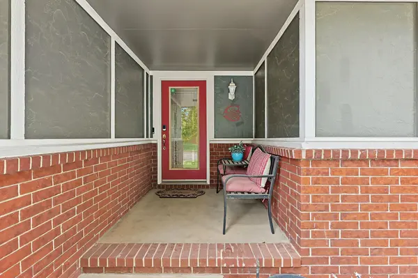 911 N Pine Grove, Wichita, KS 67212
