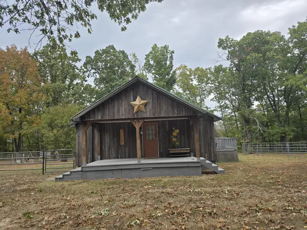 687 County Road 917, Theodosia, MO 65761