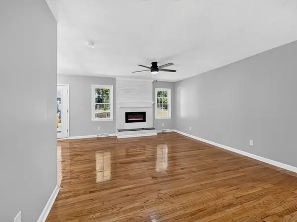 108 Barclay Downs DR, Spartanburg, SC 29301