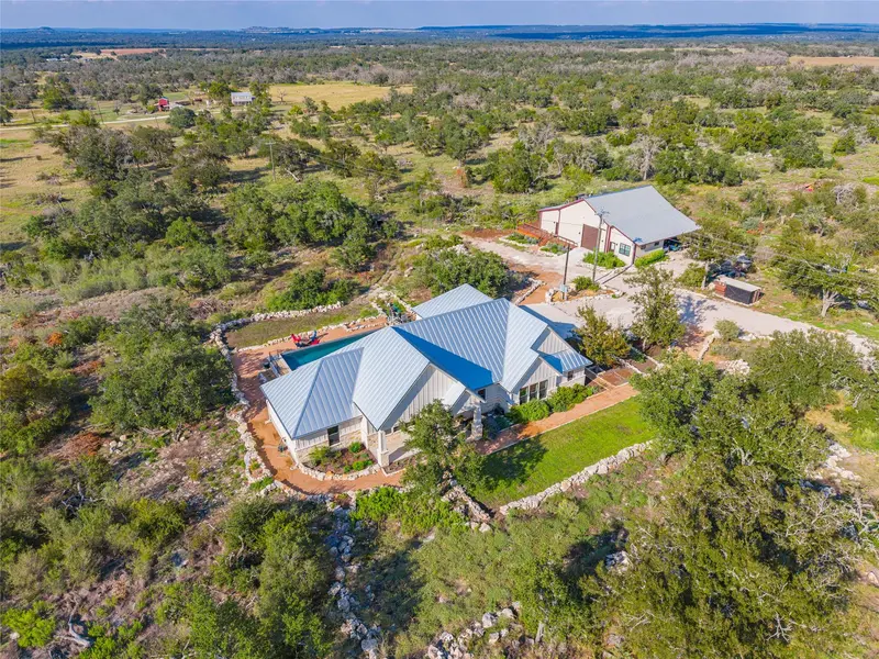 2840 N Grape Creek RD, Fredericksburg, TX 78634