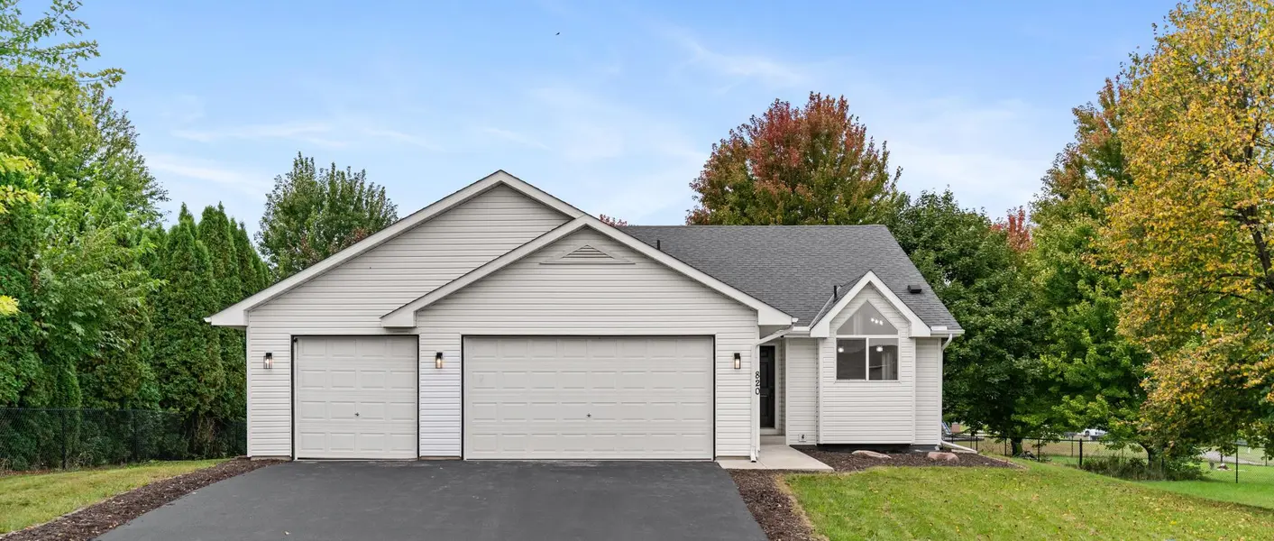 820 S Maple ST, Belle Plaine, MN 56011
