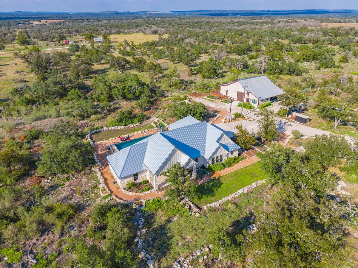 2840 N Grape Creek RD, Fredericksburg, TX 78634